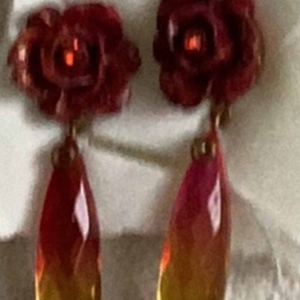Earrings - Picture 2 of 7